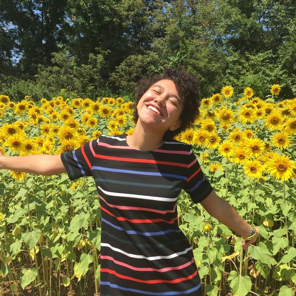 Meet your Posher, Shira - Picture 1 of 1